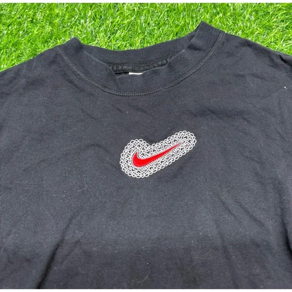 Nike Center Swoosh Crop Top Womens - Picture 2 of 5